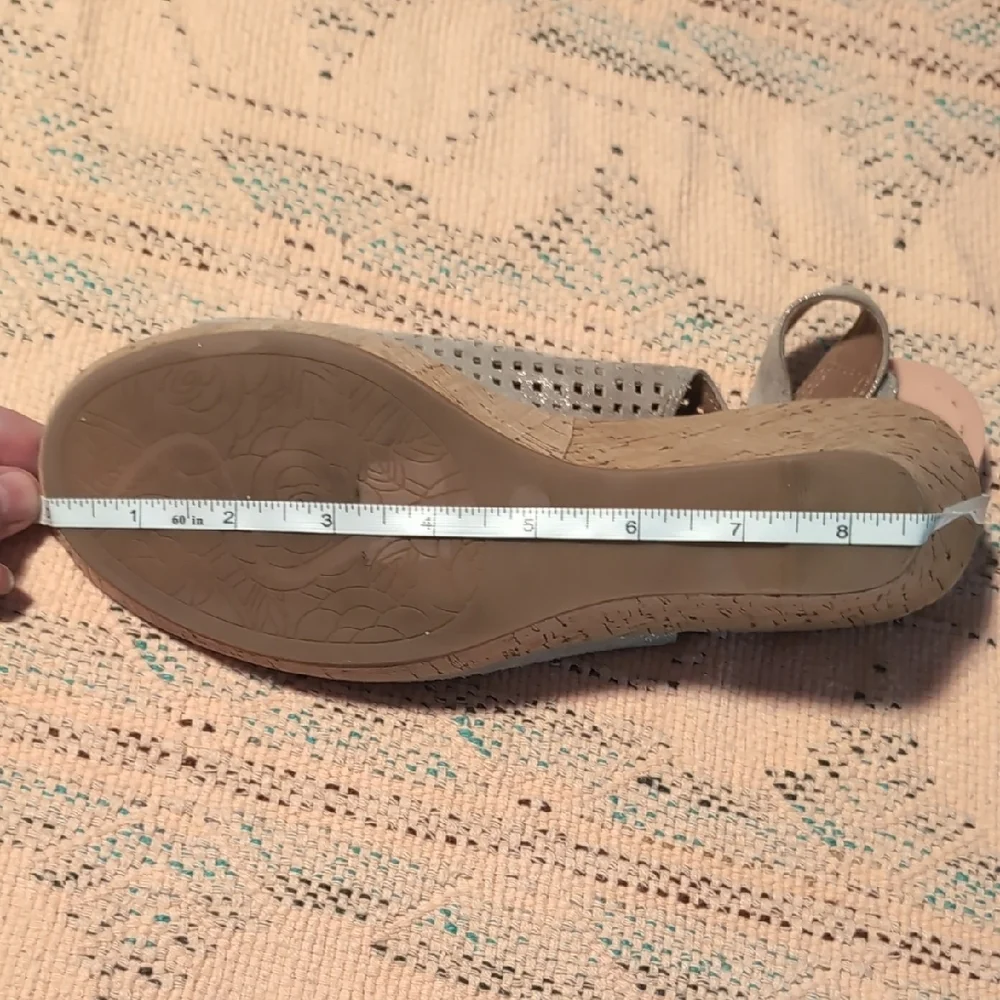 Rockport Briah Perforated Sandals Wedge Slingback Shiny Beige Size 5.5